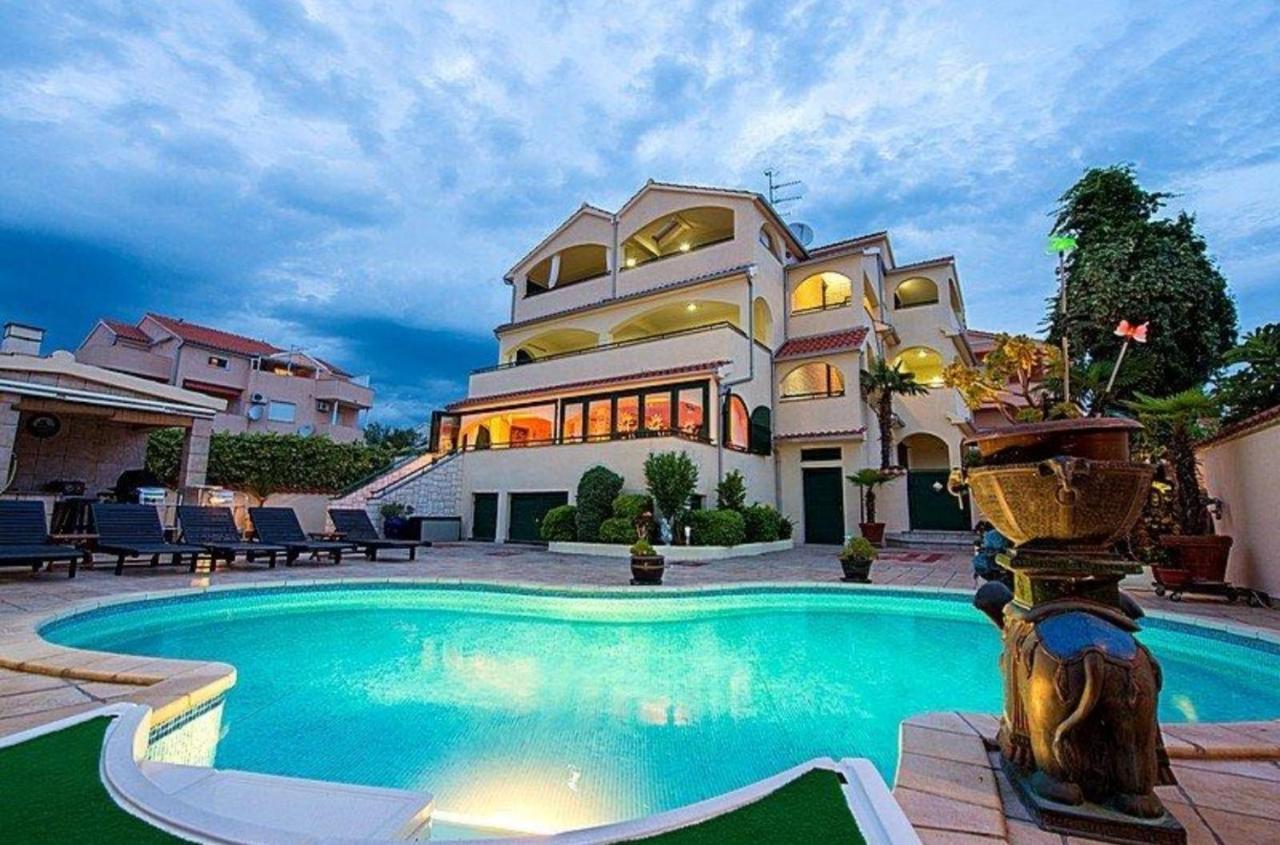 Villa David Vodice Luaran gambar